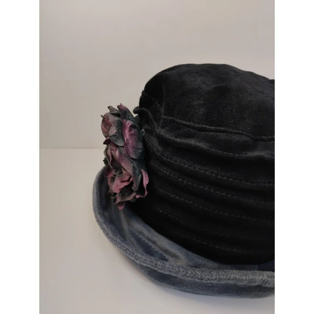 Packable Velvety Hat with Flower Gray Black Purple Never Worn One Size